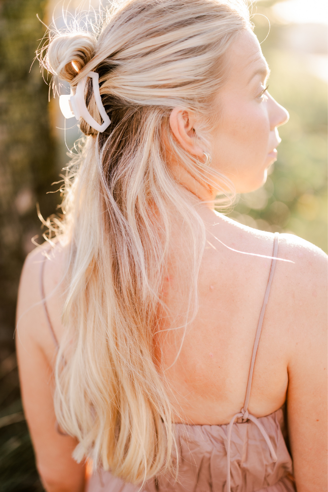 Open Coconut White Small Hair Clip