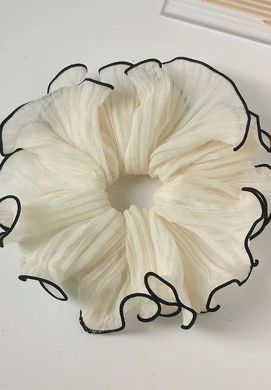 Cream Wrinkle chiffon scrunchies