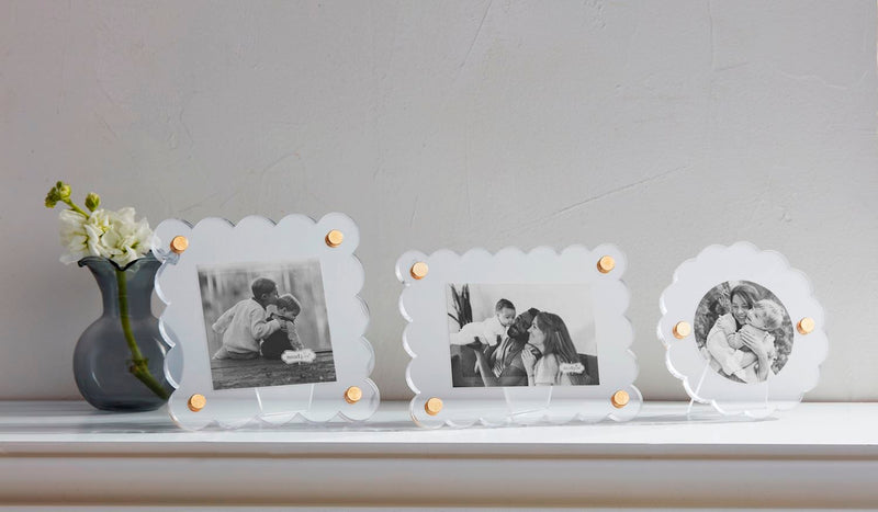 Round Mini Scalloped Acrylic Frame