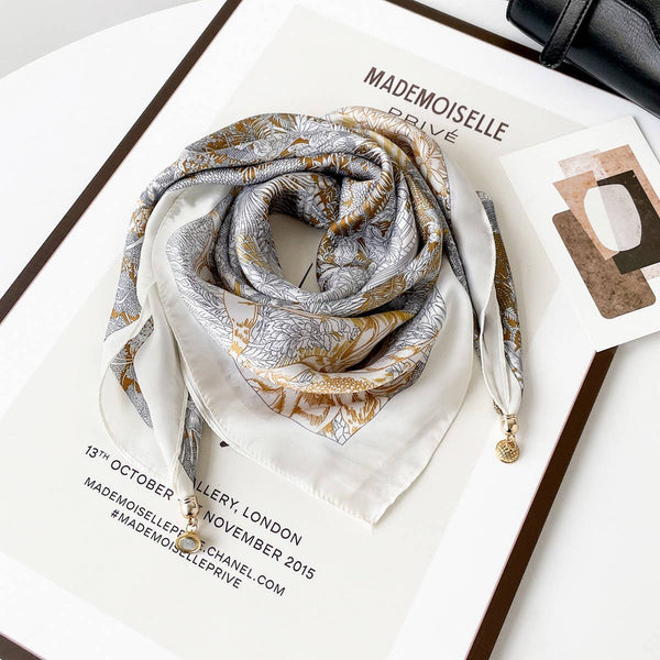 Magnetic Print Triangle Scarf