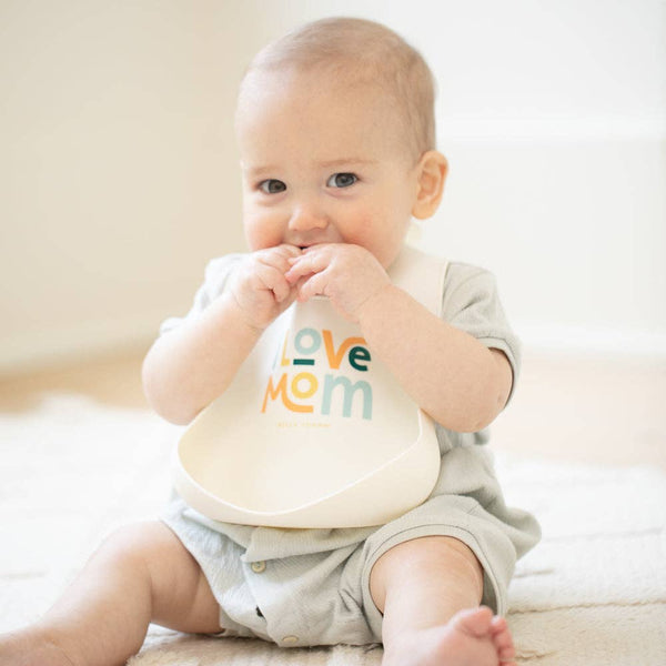 I Love Mom Wonder Bib: Off White