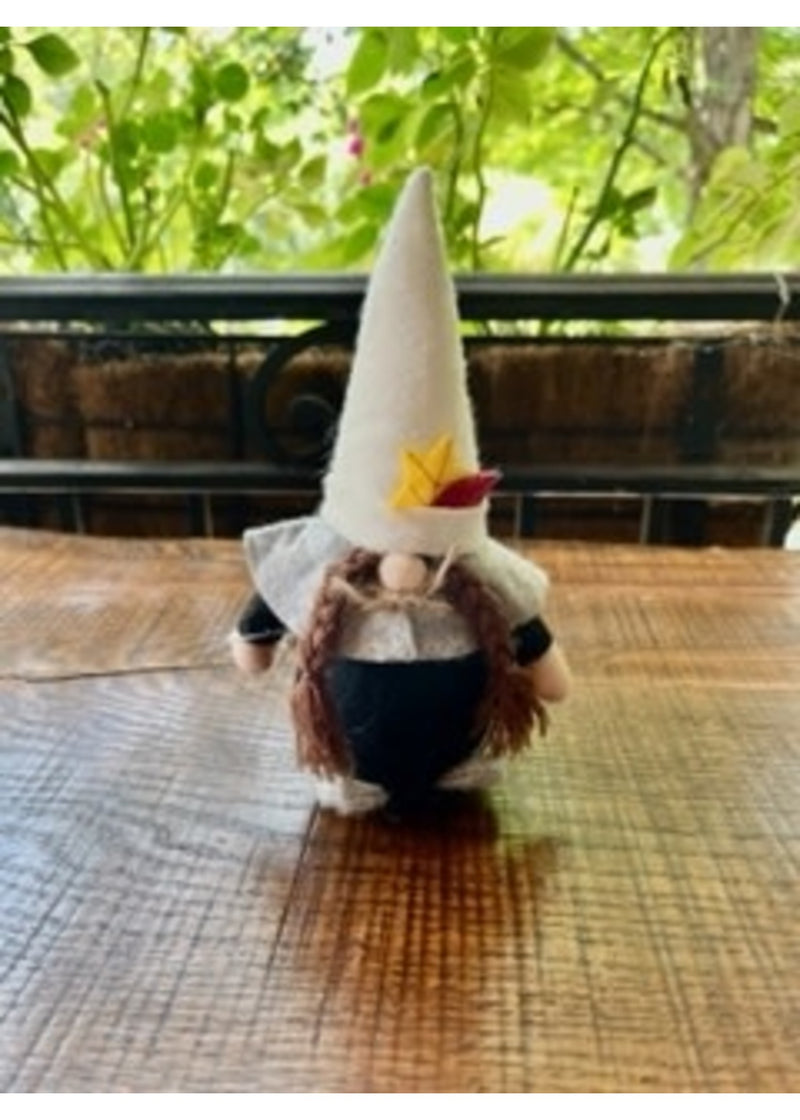 Pilgrim Girl Gnome Sitter
