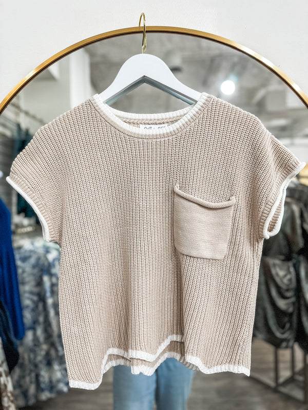 Taupe Short Sleeve Sweater With Off White Scallop Trim