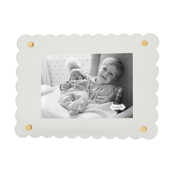 Scallop Acrylic Frame - Thumbnail 2