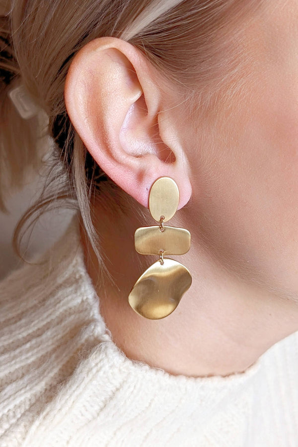 Jacey Earrings: Matte Gold