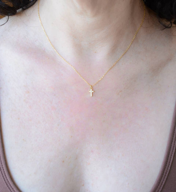 Gold necklace with cubic zirconia cross