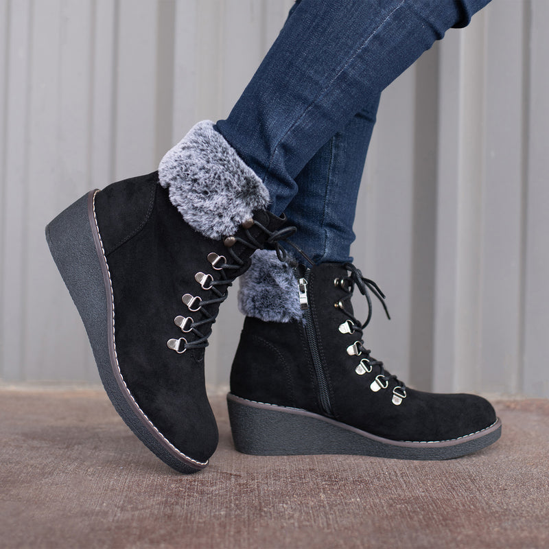 Fox Bay Black Boot